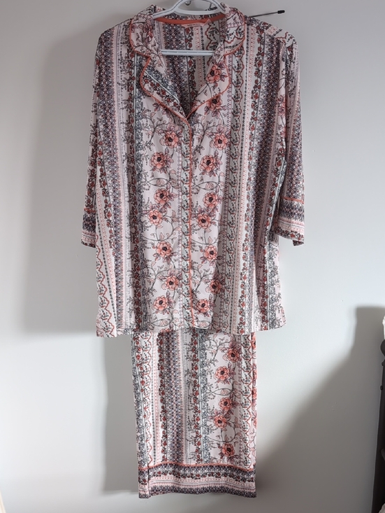 La Vie En Rose Other - La Vie En Rose Pink and Cream Floral Stripe Pajama Set